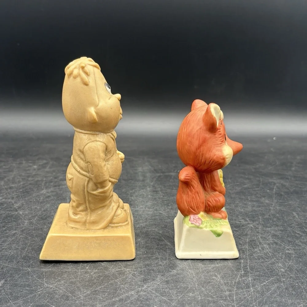 Vintage 1970 R & W Berries Figurine Statues 